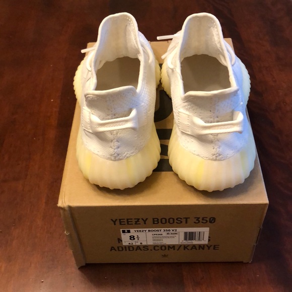 Yeezy Boost 350 V2 Cream - Picture 2 of 16